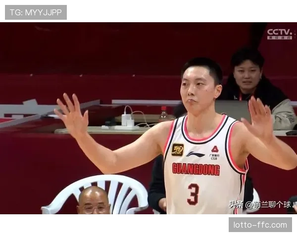 评论：决胜时刻的“球星成色”——从胡明轩与吴前关键球处理说起